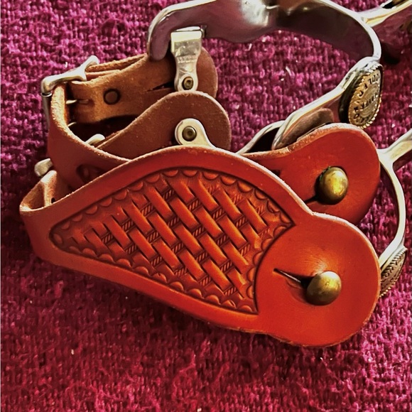 Silver and Brown Western Spurs - Picture 4 of 10